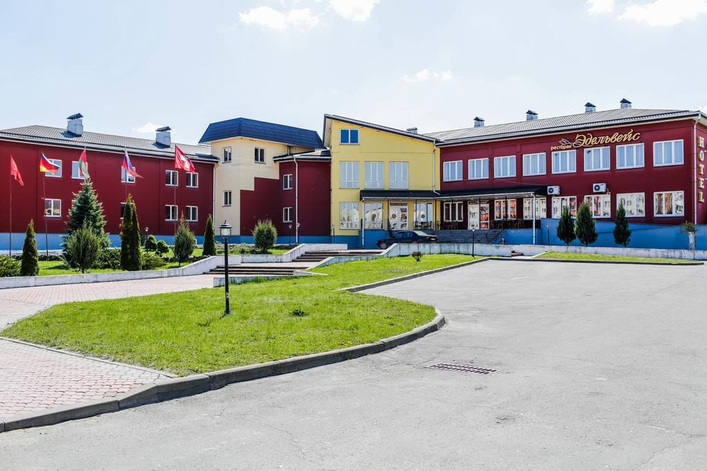 Hotel Suvorov โกบริน ภายนอก รูปภาพ